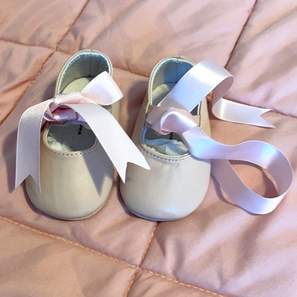 Sold -Ralph Lauren pink ballet shoes size 1.